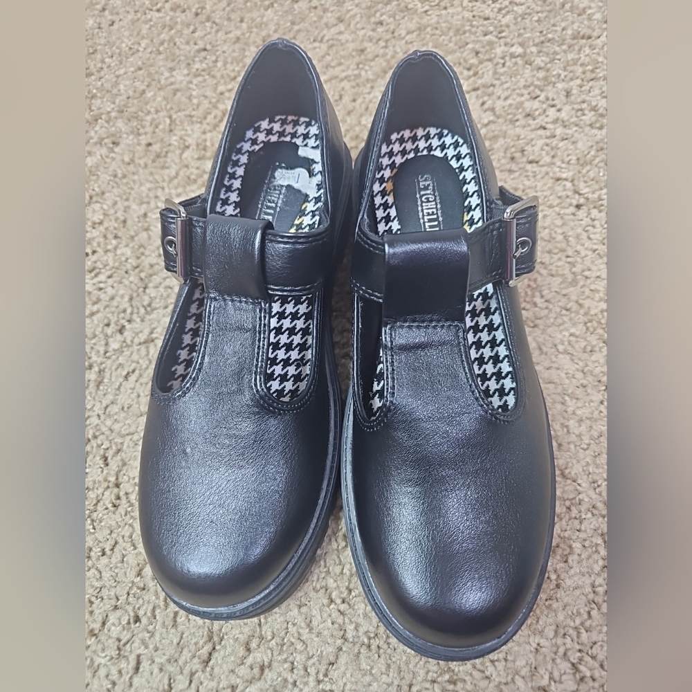 Seychelles Black Kids School Shoes‎ With Adjustable Buckle  Size 6